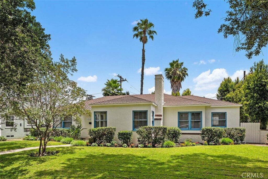 Property Photo:  1707 N Olive Street  CA 92706 