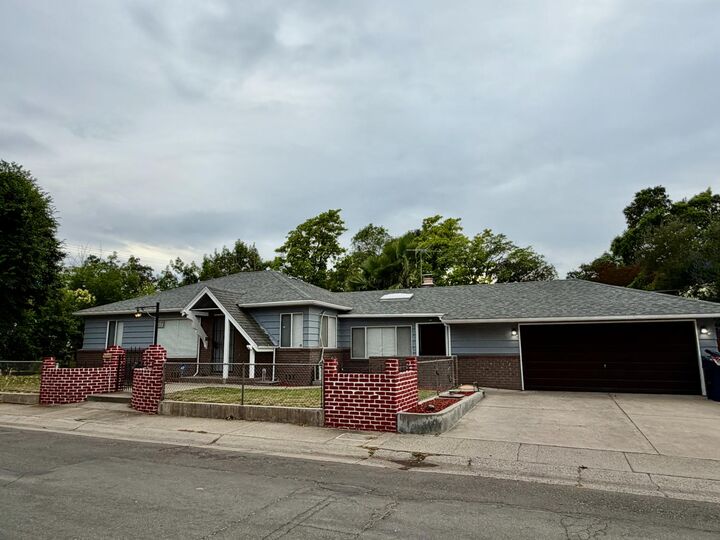 Property Photo: 2201 Edgewater Road CA 95815