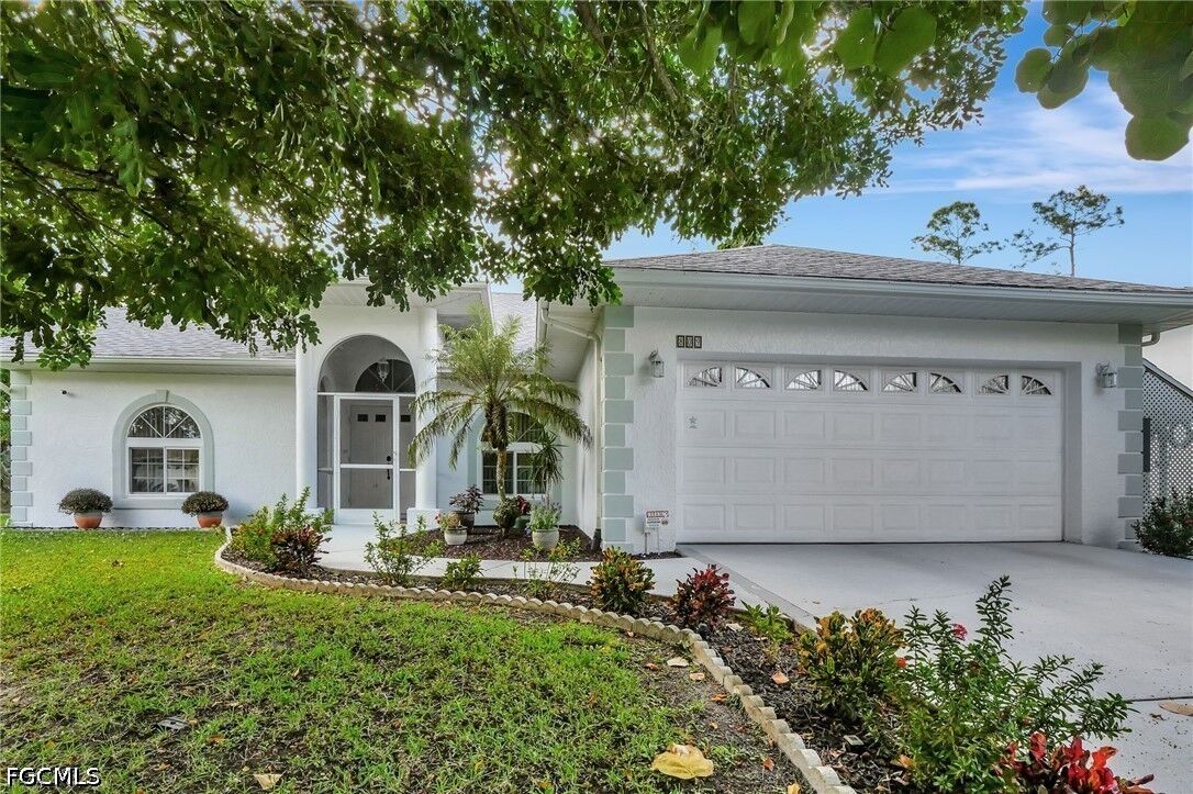 Property Photo: 809 Robert Avenue FL 33936