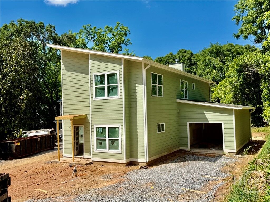 Property Photo:  1451 E Broad Street  GA 30601 