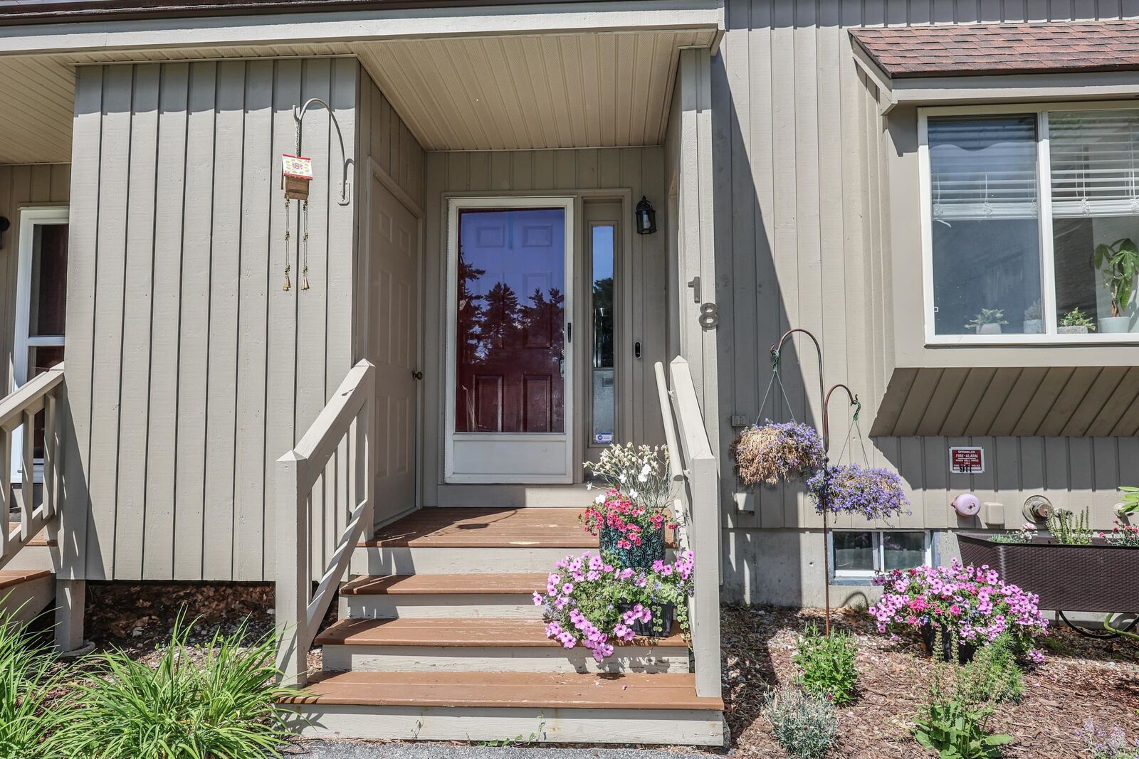 Property Photo: 18 Suffolk Court NH 03110