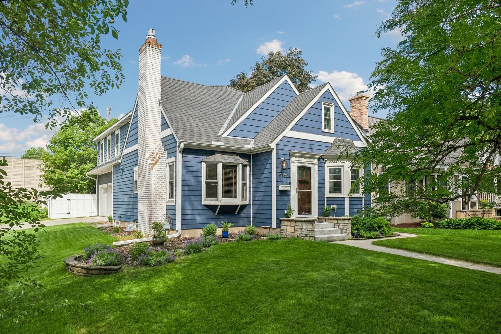 Property Photo:  4160 Utica Avenue S  MN 55416 