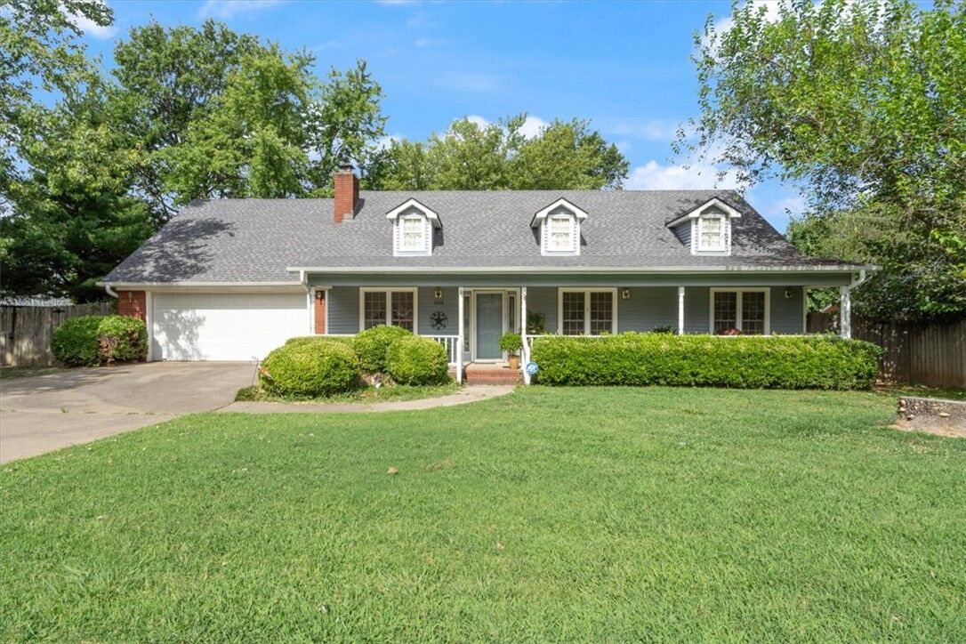 Property Photo:  1300 Jennifer Street  AR 72762 