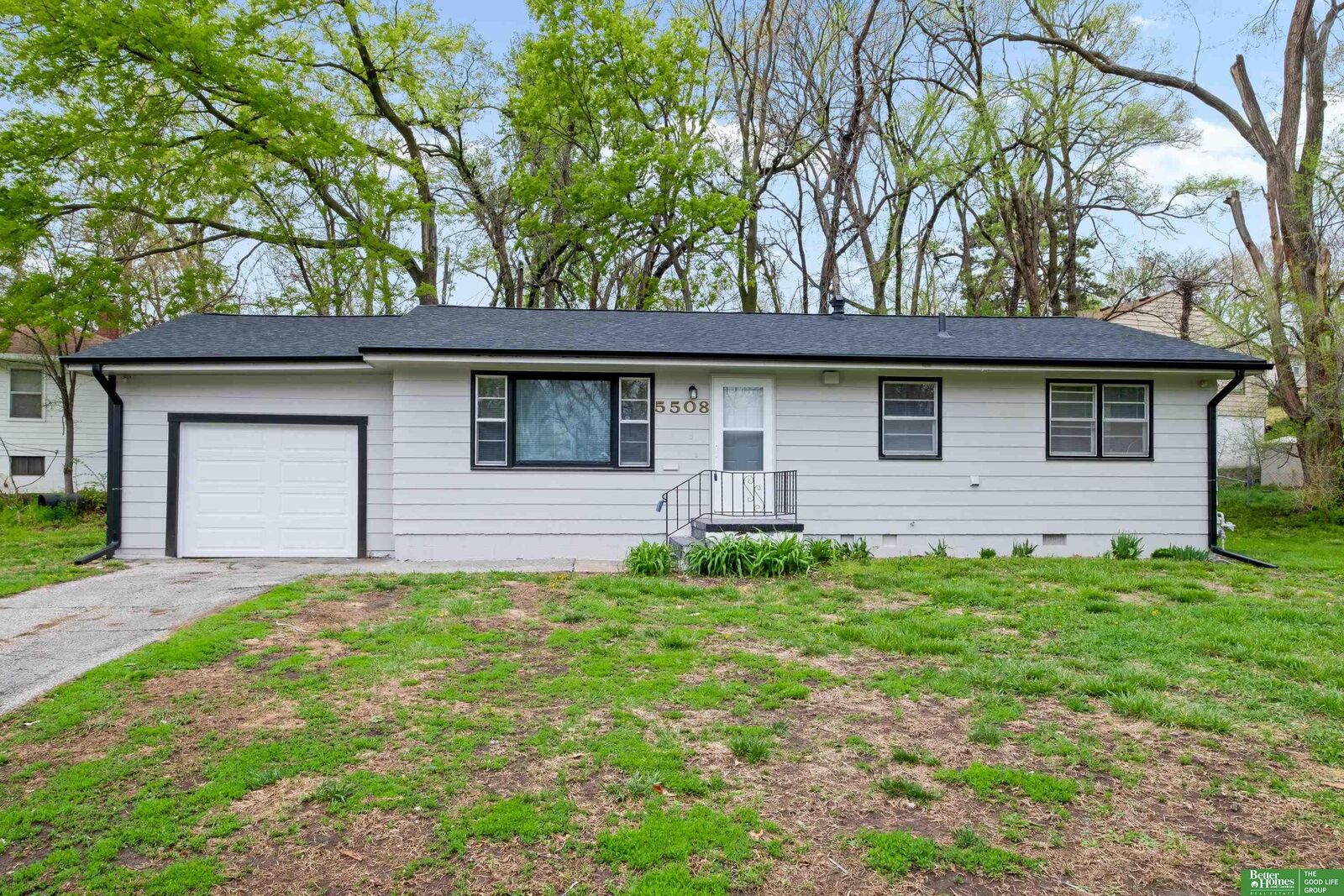 Property Photo: 5508 Fontenelle Boulevard NE 68111