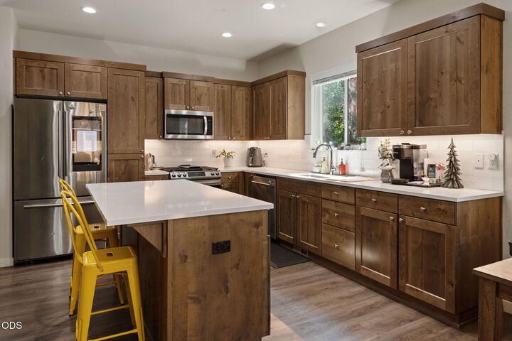 Property Photo:  968 NE Paula Drive  OR 97701 