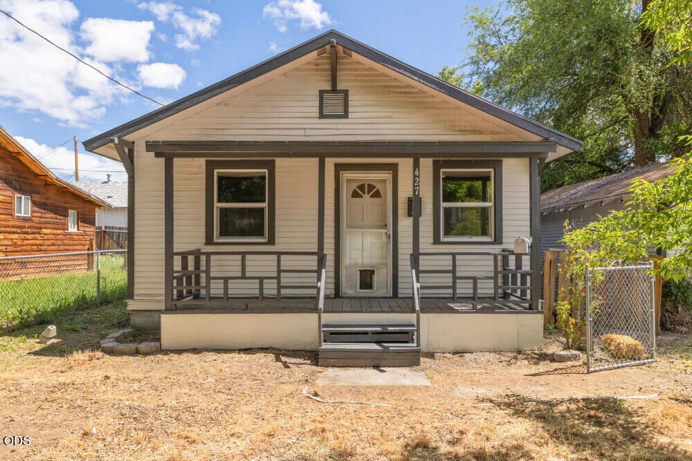 Property Photo: 427 Martin Street OR 97601