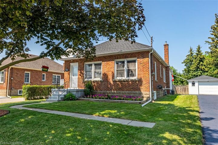 Property Photo:  930 West 5th Street  ON L9C 3R7 