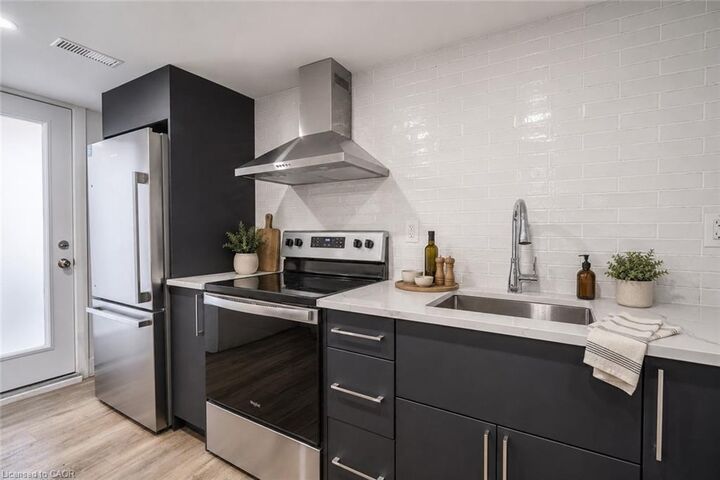 Property Photo:  19 Munn Street 2  ON L8V 1J8 