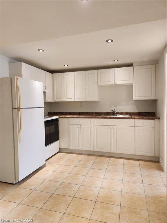 Property Photo: 26 Stewart Avenue Lower ON L2V 2W7