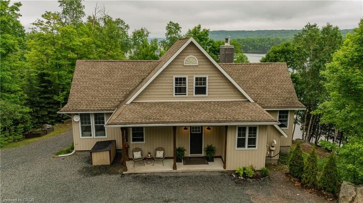 Photo de la propriété: 780 Stanrock Road ON P5A 2S9