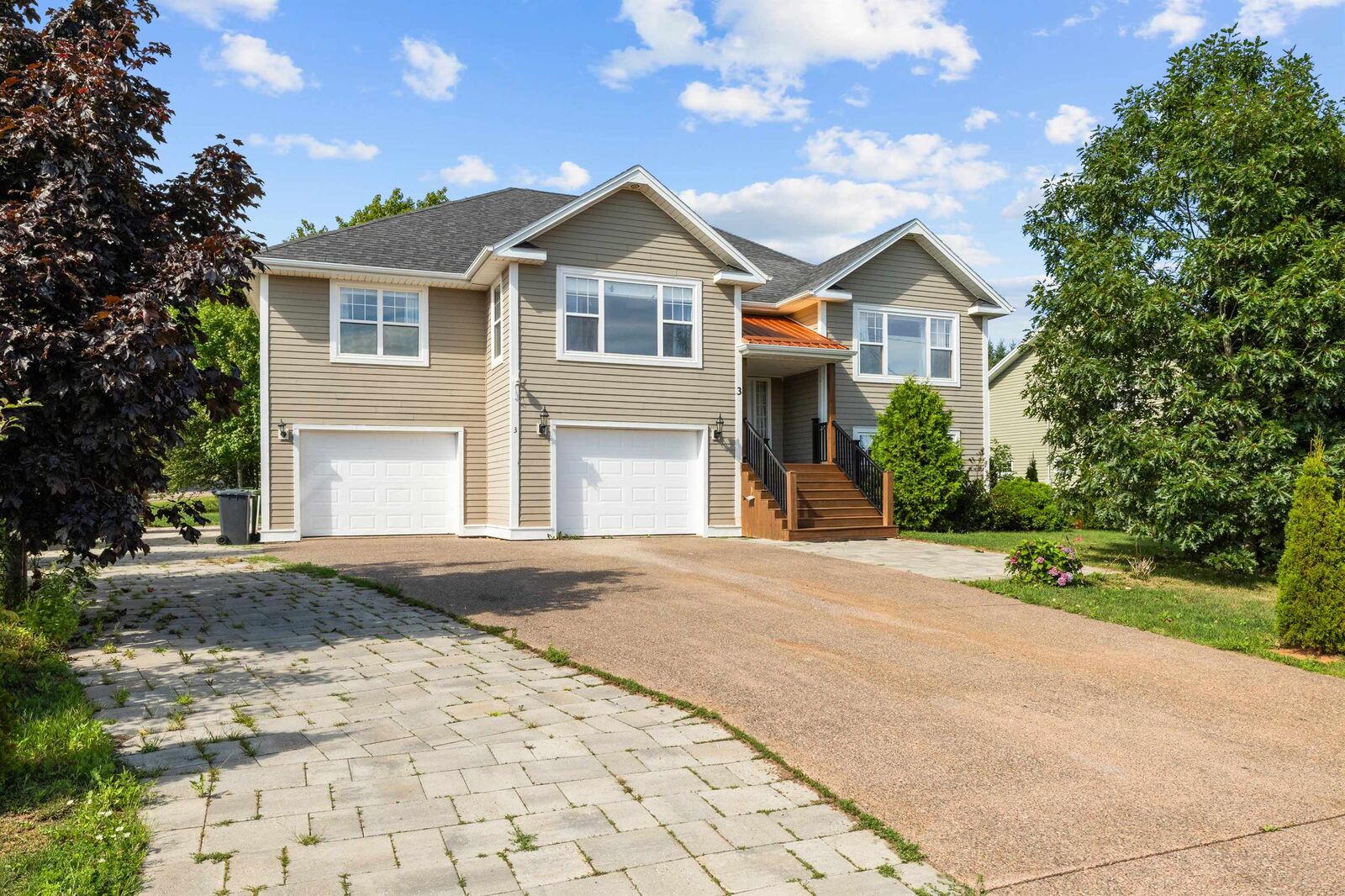 Property Photo: 3 Somerset Place PE C1B 0A9