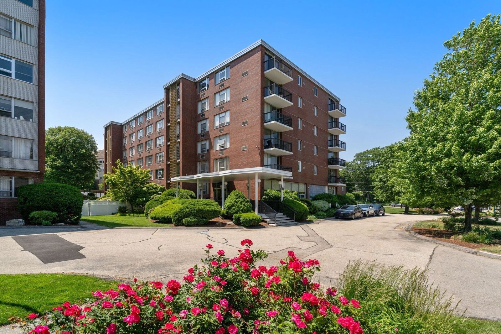 Property Photo:  20 Hammond Pond 302  MA 02459 