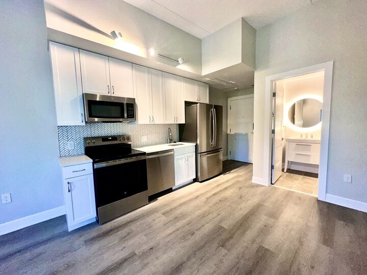 Property Photo:  133 Salem 302  MA 02151 