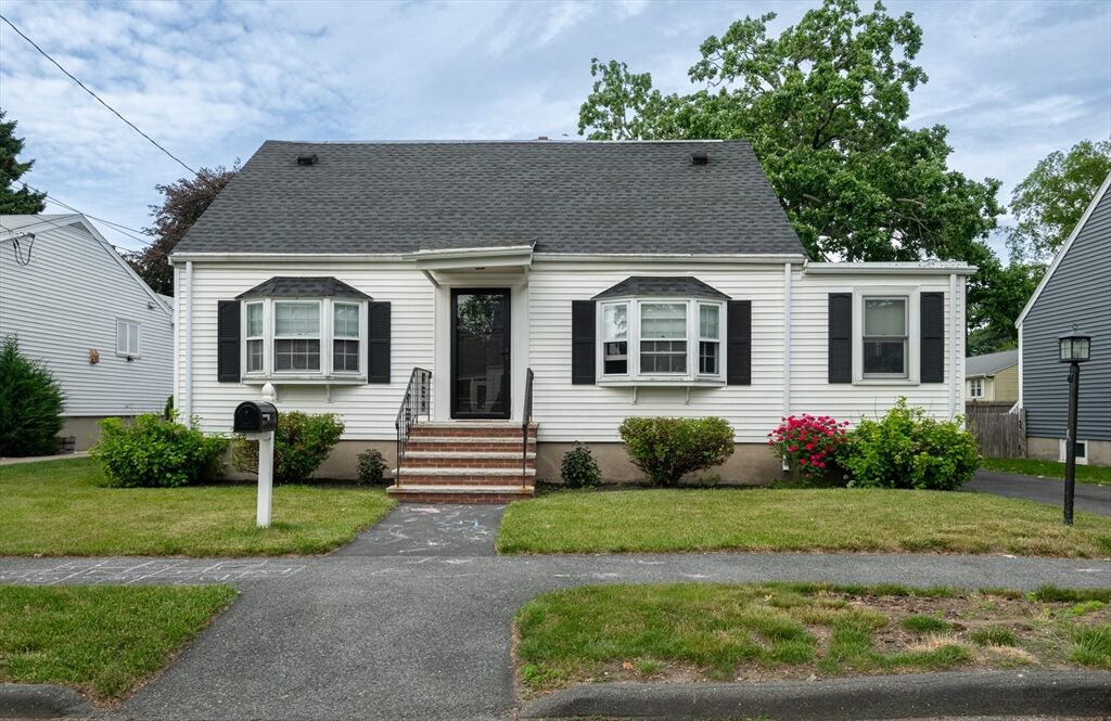 Property Photo:  5 Charles St  MA 01960 