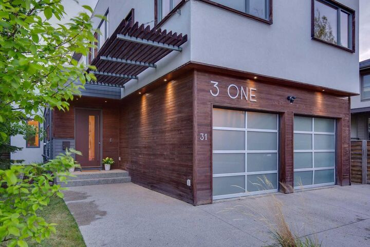 Property Photo: 31 Wexford Way SW AB T3H 0H1