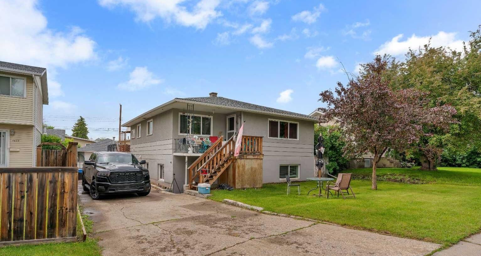 Property Photo: 7621 23 Street SE AB T2C 0Y2
