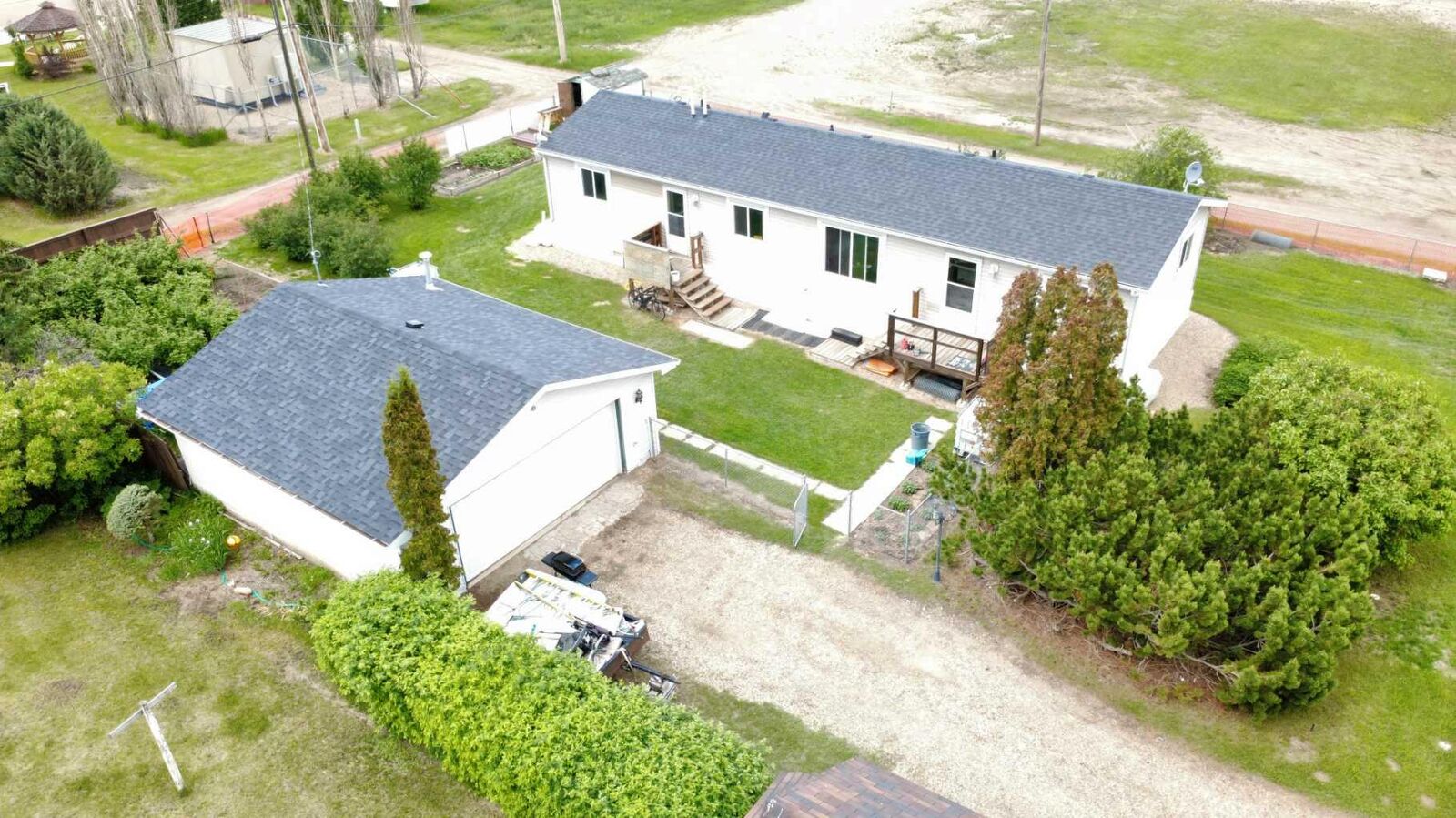 Property Photo: 5016 49 Street AB T0B 2V0