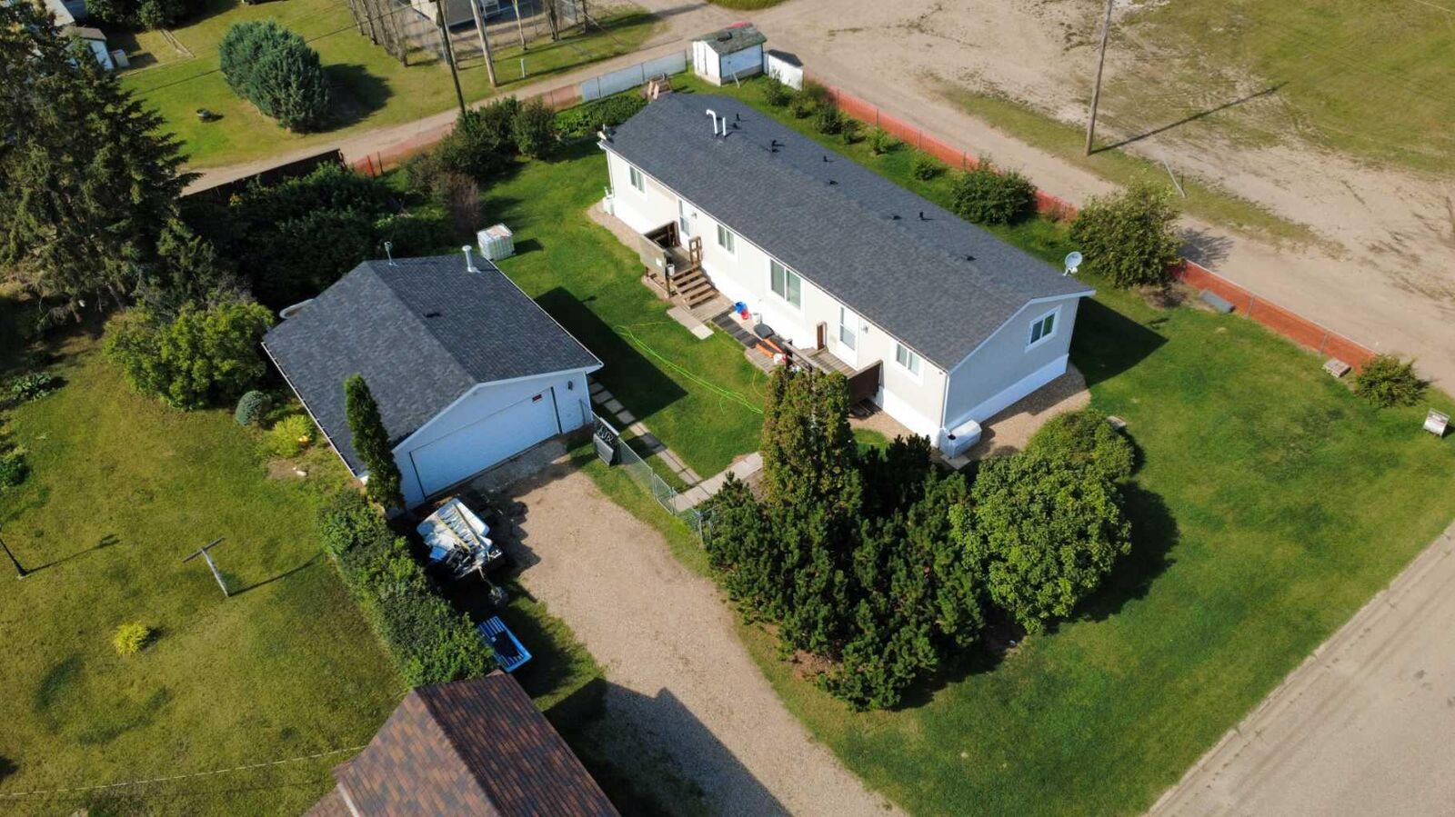 Property Photo: 5016 49 Street AB T0B 2V0