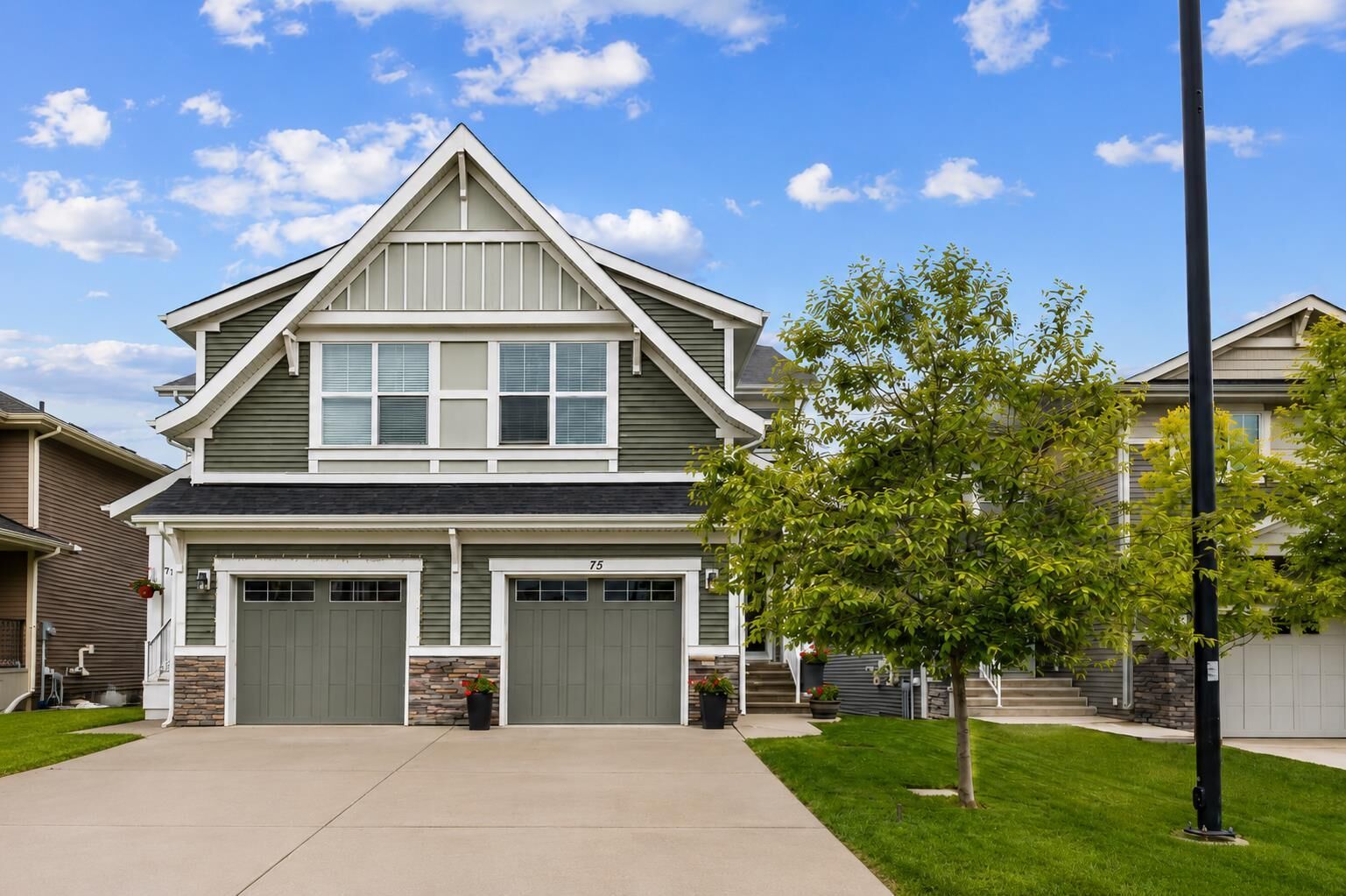 Property Photo: 75 Sunrise View AB T4C 0M8