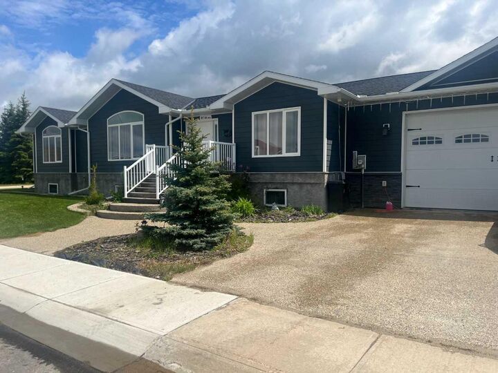 Property Photo: 807 8A Avenue AB T0H 1P0