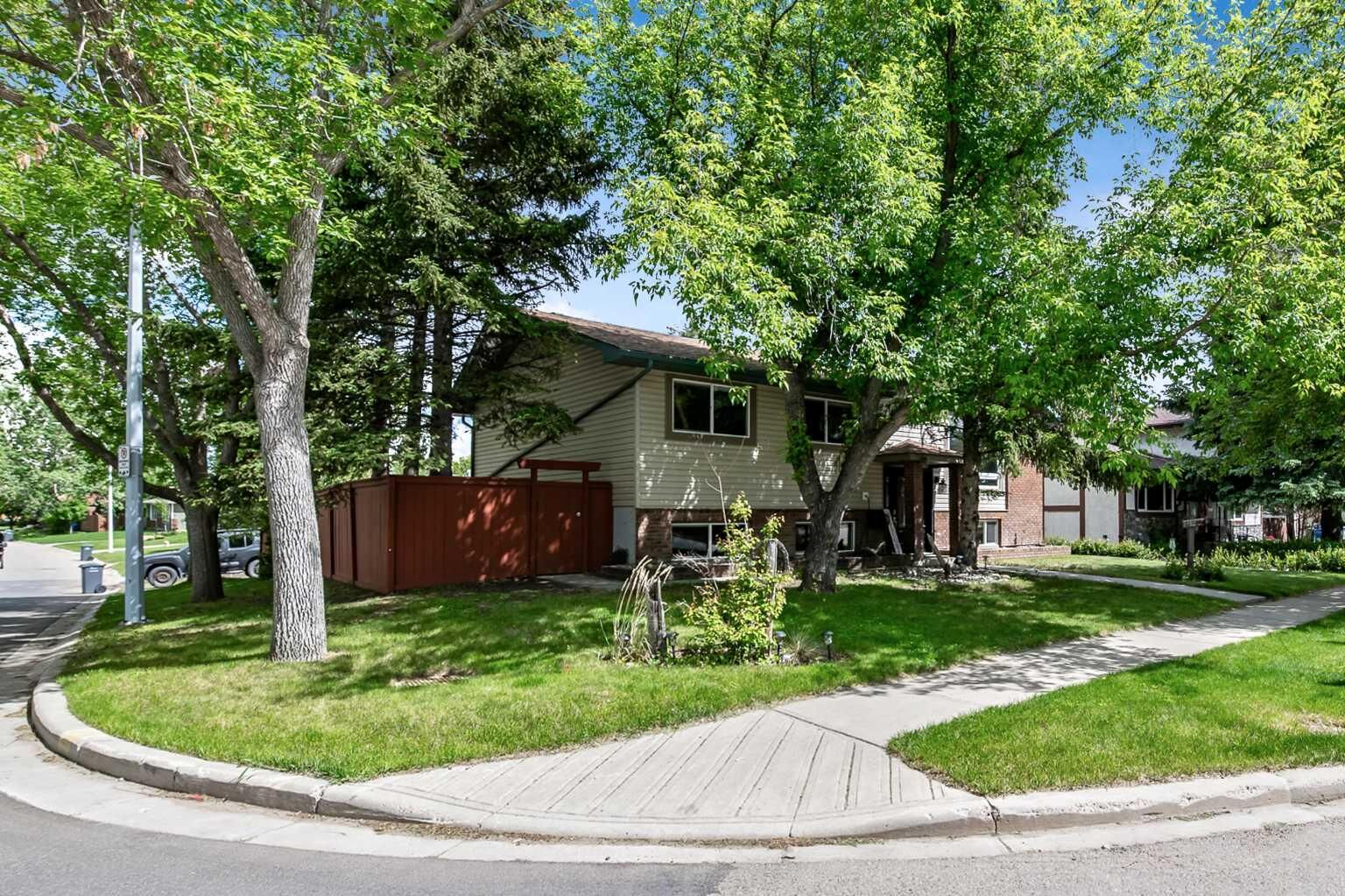 Photo de la propriété:  12 Robinson Drive  AB T1S 1C3 