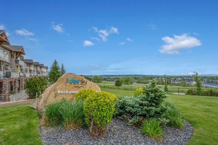 Property Photo: 153 Rockyledge View NW 4 AB T3G 5Y5