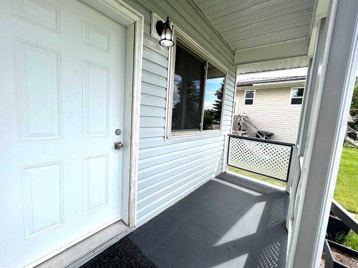Property Photo: 517 Iris Street AB T0J 2W0