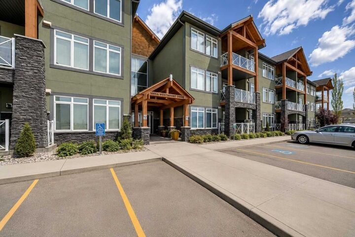 1005A Westmount Drive 110 — photo 1