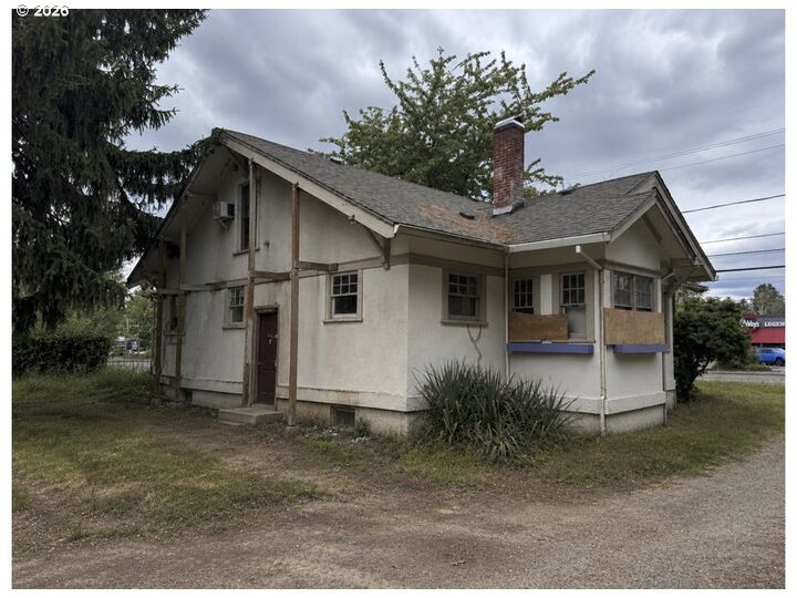 Property Photo: 21260 SE Stark St OR 97030