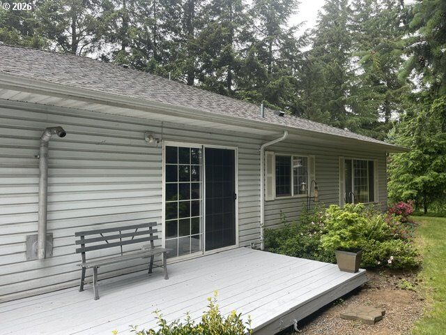 Property Photo:  15925 Oakridge Ln  OR 97381 