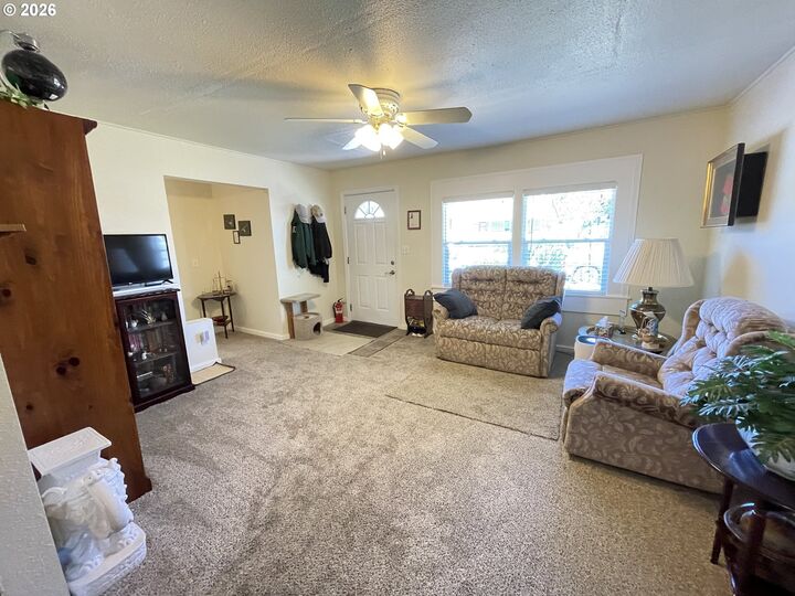 Property Photo:  48440 Jasper Dr  OR 97463 