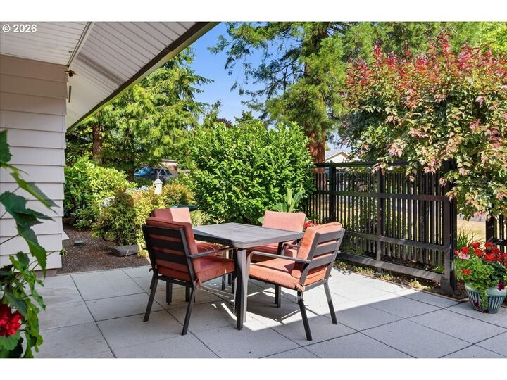 Property Photo: 5008 Eureka Way WA 98661