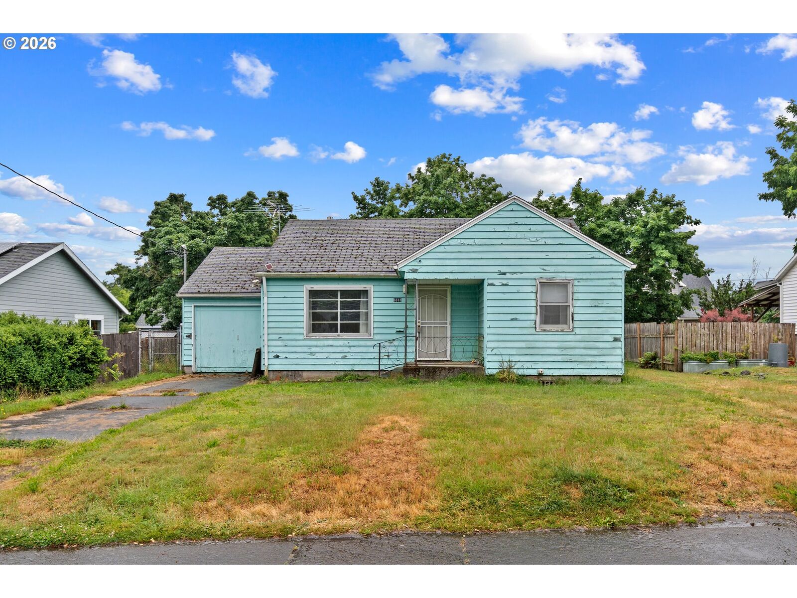 Property Photo: 6818 SE 67th Ave OR 97206