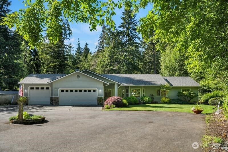 Property Photo: 11033 94th Street NE WA 98258