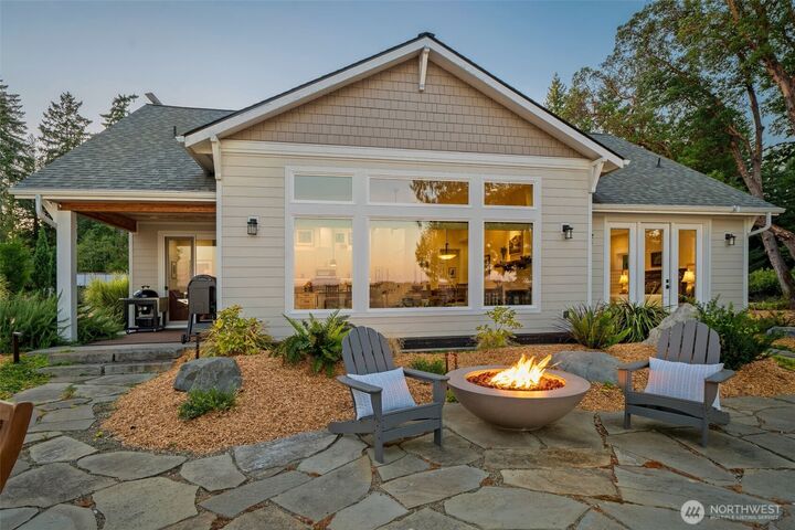 Property Photo: 211 E Vineyard Crest Road WA 98546