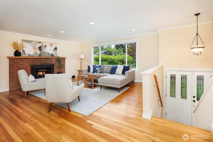 Property Photo:  14101  Phinney Avenue N  WA 98133 