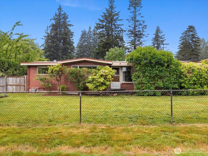 Property Photo:  23206  84th Avenue W  WA 98026 