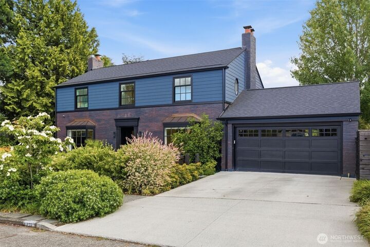 Property Photo: 5815 Ann Arbor Avenue NE WA 98105
