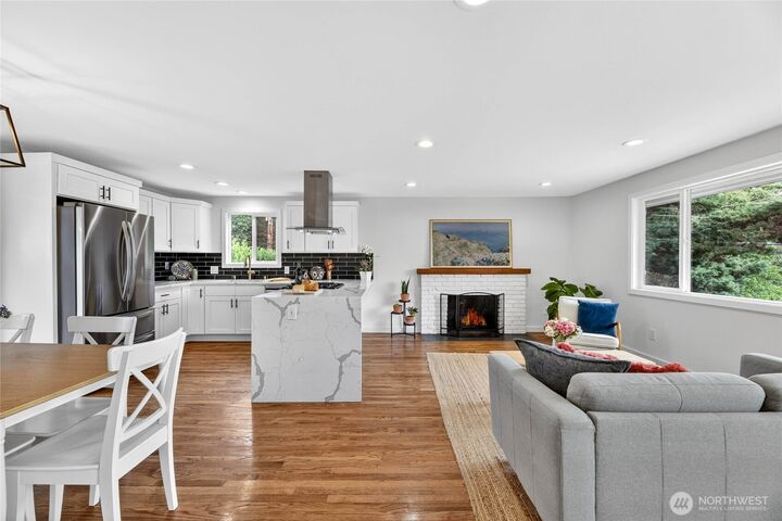 Property Photo:  5403  34th Avenue SW  WA 98126 