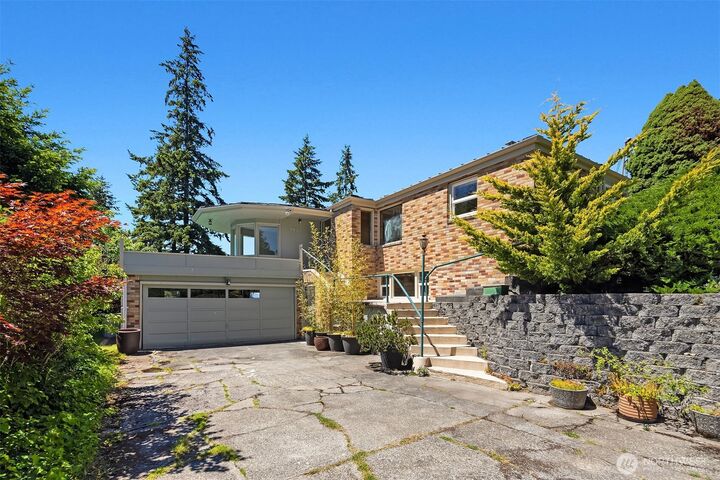 Property Photo:  9421  190th Place SW  WA 98020 