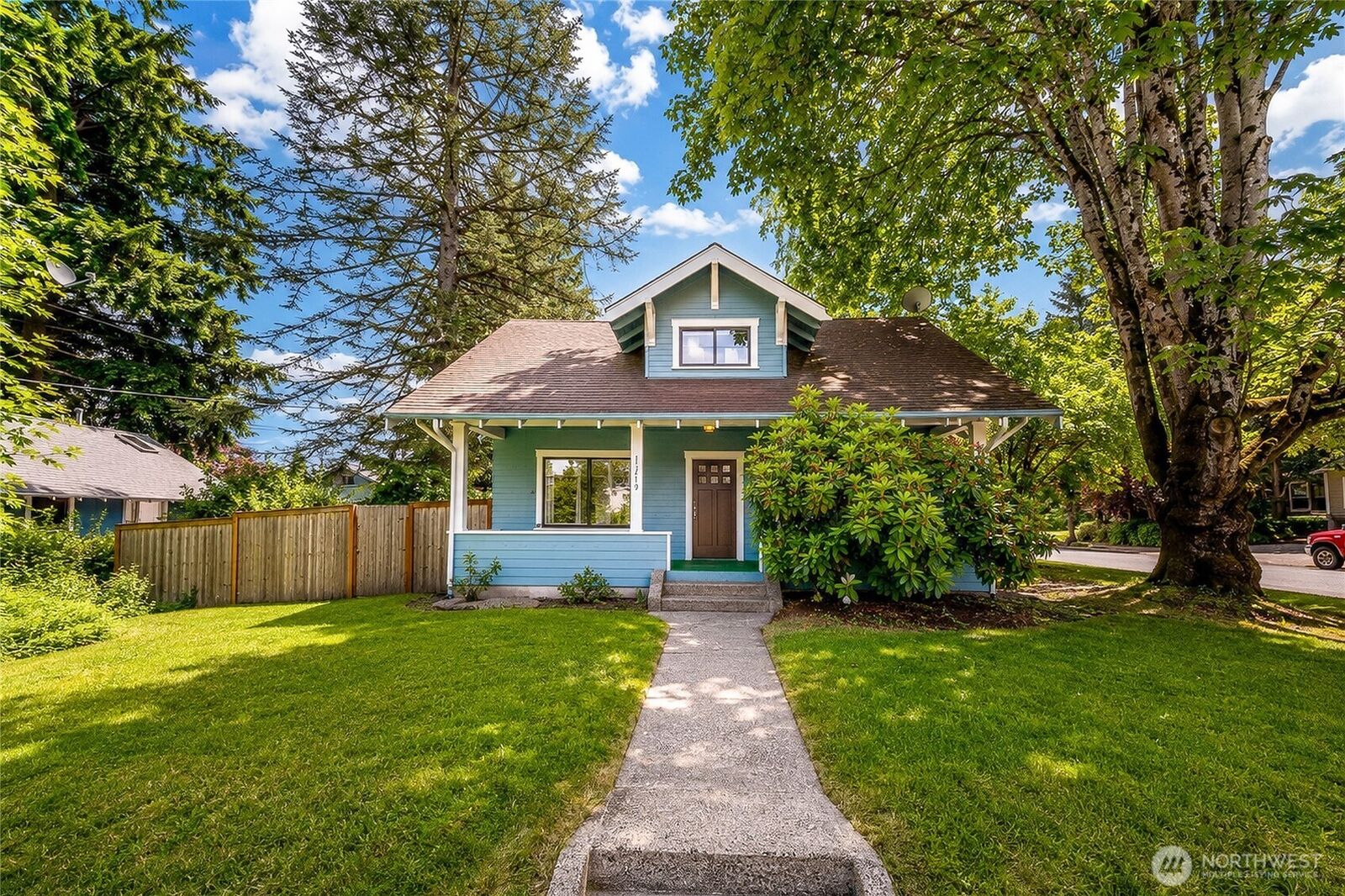 Property Photo:  1219  9th Avenue SW  WA 98502 