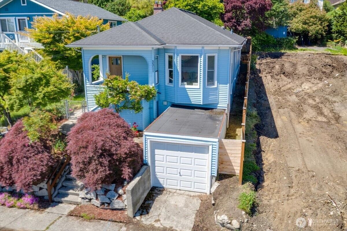 Property Photo:  3311  25th Avenue S  WA 98144 