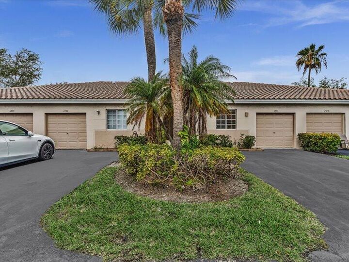 Property Photo: 4991 SW 32nd Avenue 4991 FL 33312
