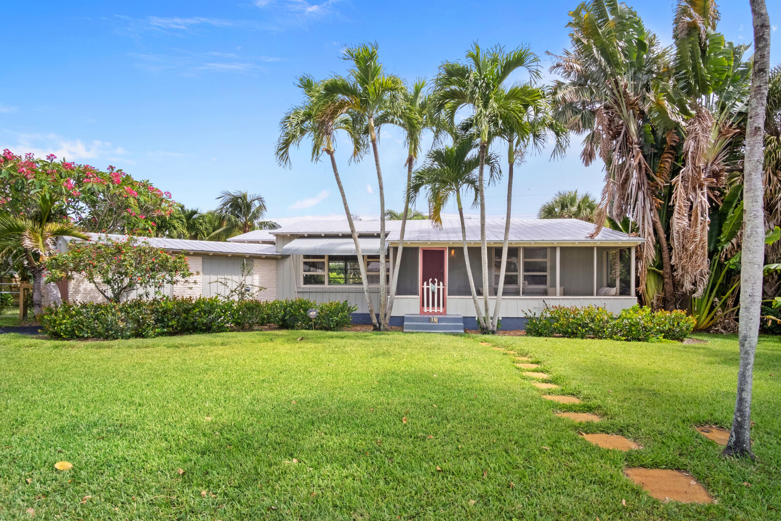 Property Photo:  15 N Swinton Circle  FL 33444 