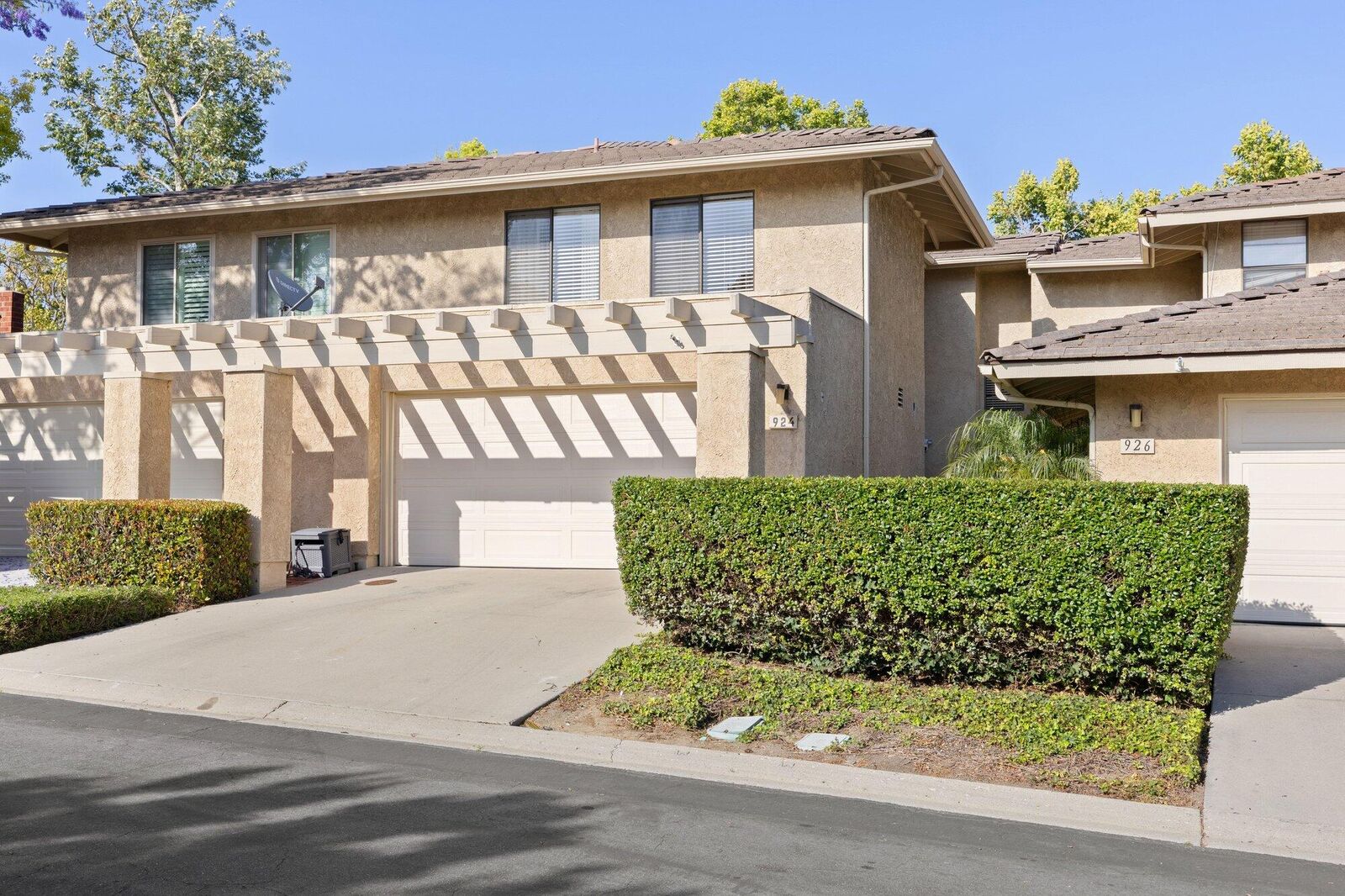 Property Photo: 924 Sandberg Lane CA 93003