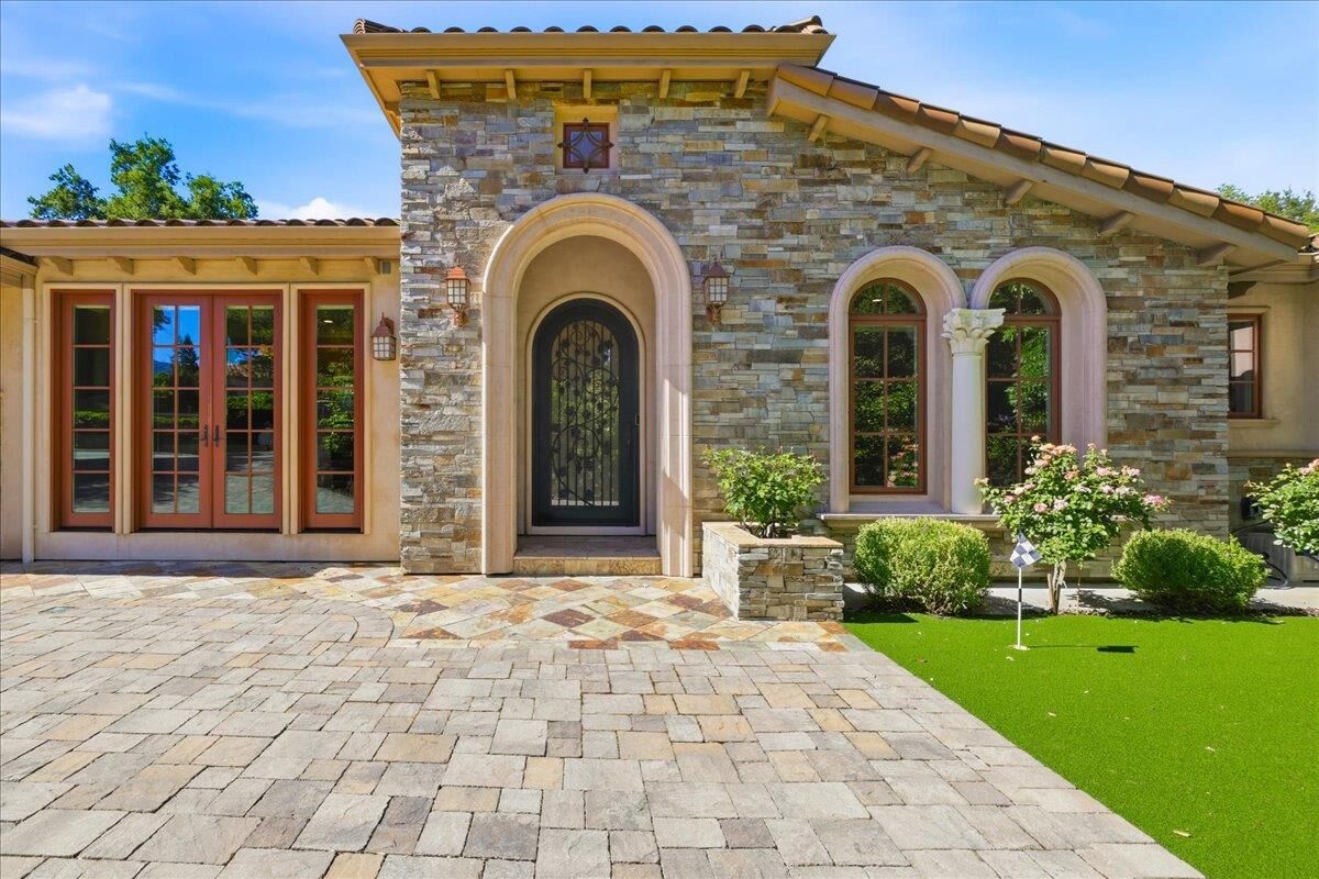 Property Photo:  18645 Allendale Avenue  CA 95070 
