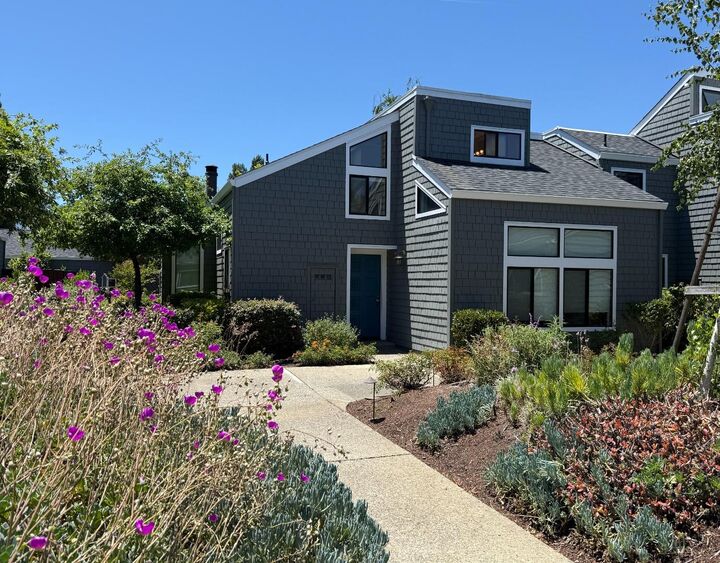Property Photo:  2080 Marich Way 15  CA 94040 