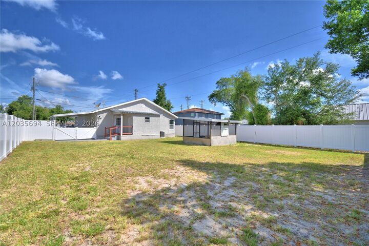 Property Photo: 208 Center Street FL 33823