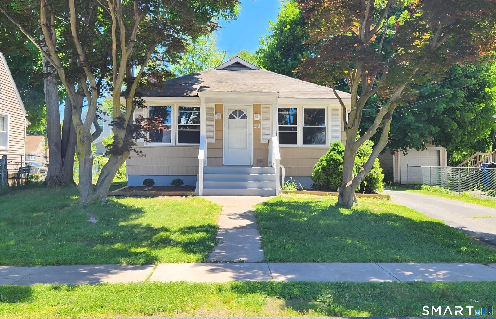 Property Photo:  29 Palm Street  CT 06040 
