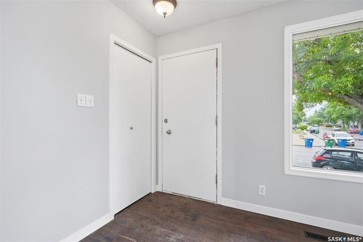 Property Photo: 118 Smallwood Crescent SK S7L 4Z6